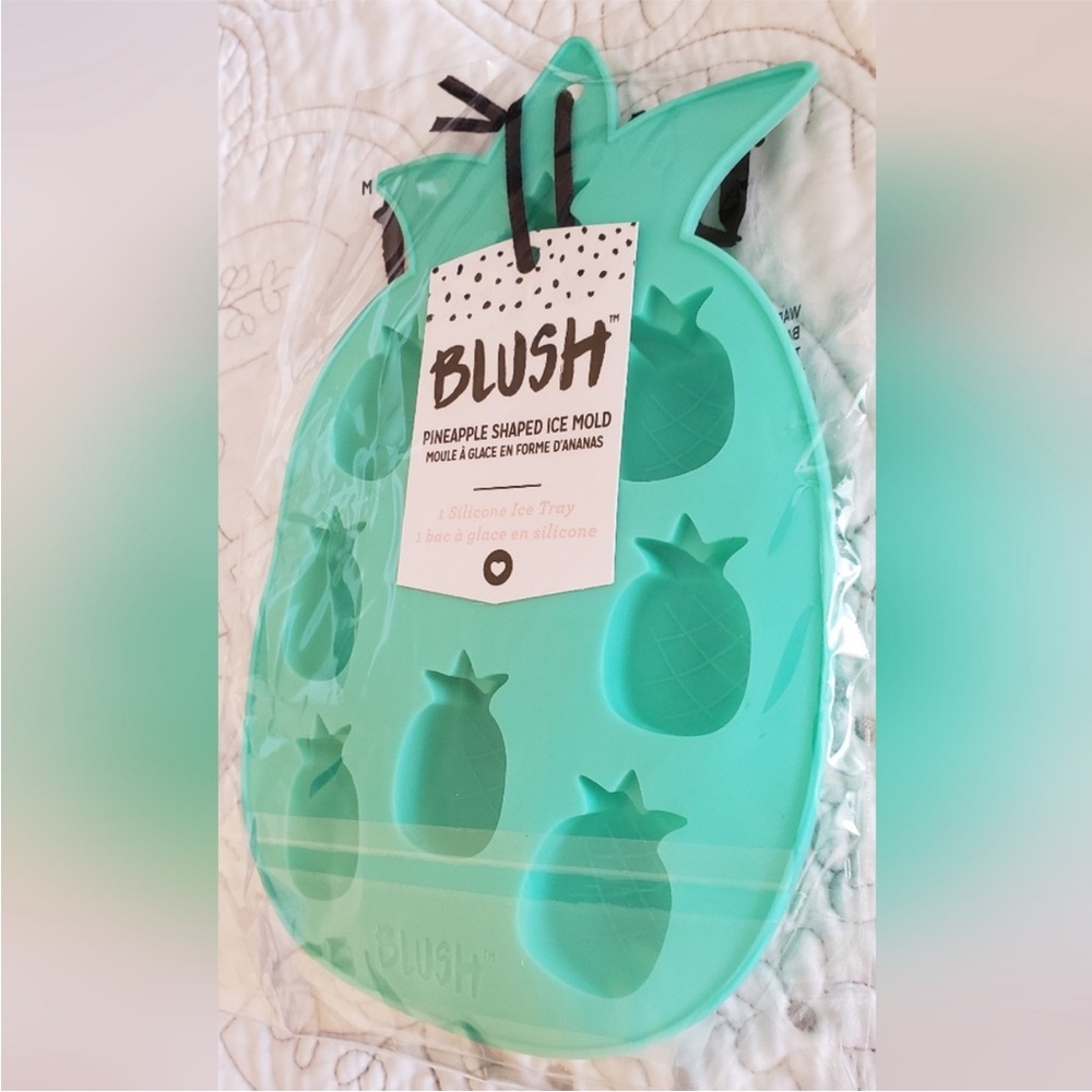 Blush Pineapple shaped Ice Mold